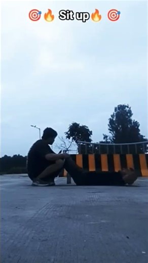 sit up exercise on road 💪#fitness #entertainment #attitude