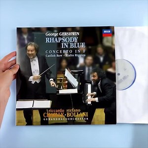 La Rapsodia in Blu compie 100 anni. Regalati il doppio vinile blu a tiratura limitata e numerata del celebre bestseller con Stefano Bollani, Riccardo Chailly e la Gewandhausorchester di Lipsia. | Universal Music Group - Classics & Jazz Italia