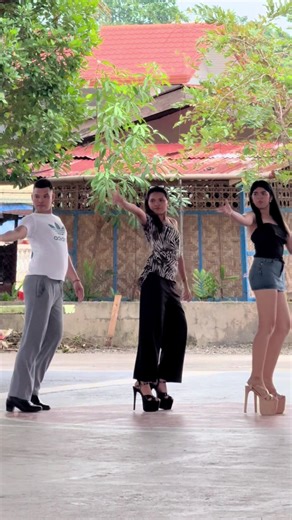 Modeling Tips from Runway Coach