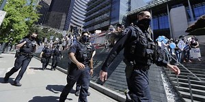 WATCH: Seattle Man Carjacks Police Vehicle from Female Officer | Headline USA