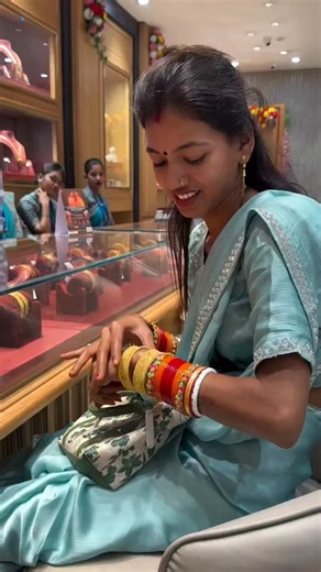 Instagram video by Faguniya 07 • Oct 18, 2025 at 6:14 AM