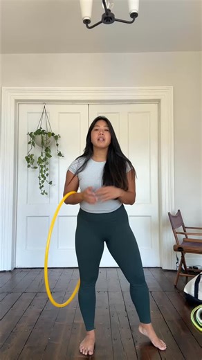 Caitlin Cuevo | Hula Hoop Tutorials on Instagram: "PT 8 Beginner Hoop Tutorials 🚨 Escalators follow @hoopwithcait for more from this series! and share this tutorial with a friend who’s just stating!"