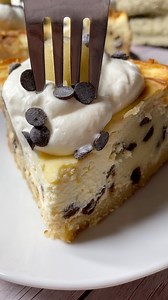 Keto cookie dough cheesecake! 🔥 Free & printable recipe is below! 🔥👇👇👇 | Family On Keto