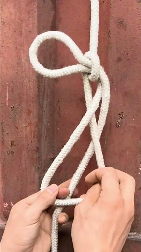 Common methods for securing cargo on trucks