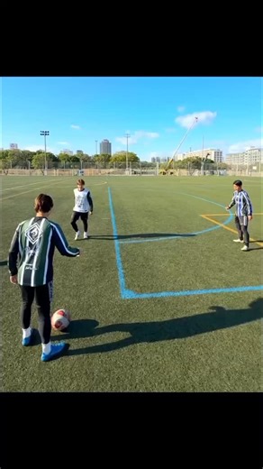 Master Football | Learn & Improve on Instagram: "2v1 situations are where smart football becomes winning football. It’s not about who is faster — it’s about who thinks quicker. When you and a teammate attack against a single defender, every touch, angle, and second matters. The goal is simple: force the defender to commit, create space, and finish the moment with precision. 2v1 teaches spacing, timing, weight of pass, and decision-making under pressure. If you move too early, the defender reads 