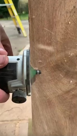 Little bit of chamfer detailing with router….👌🏼#joinery #carpentry #...