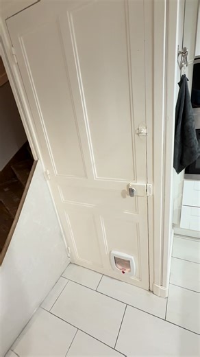 Mécanisme de fermeture de porte automatique. #porte #fermeture #automatique #bricolage #travaux