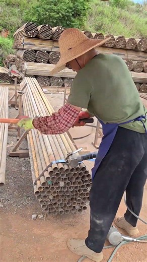Massive Compression Force: Steel Pipe Packaging and Securing for Transportation