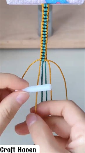 How to tie a bracelet from a straw super simple #diy #handmade #bracelet | Craft Haven