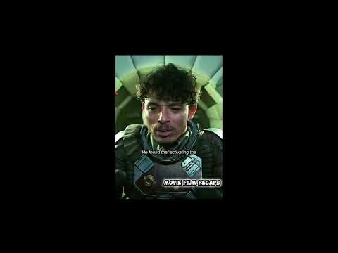 Alien hand struggle#movieclips #moviereview #movierecap