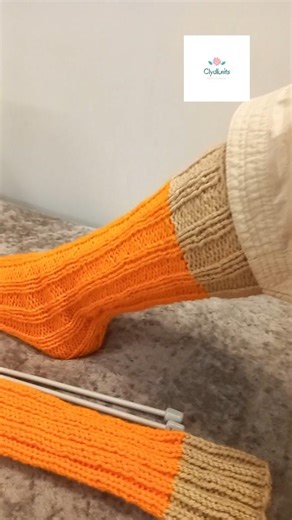 knitting socks very easy