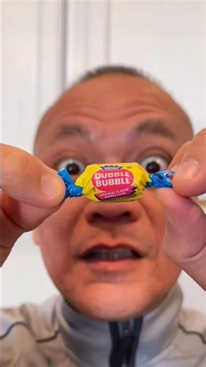 👂 ASMR AMERICA’S ORIGINAL DUBBLE BUBBLE GUM FLAVOR AND EATING SOUNDS 👂 #asmr #shorts