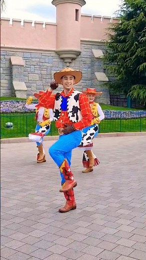 Disneyland Paris, Cowboys, Cowgirls. Let's go! Toy Story. Disney Stars on Parade