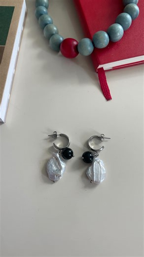 Ariel Kellogg on Instagram: "Mastering the “work from home zoom meeting” fit. The sweats stay on but the top will be nice New earrings dropping in the new year"