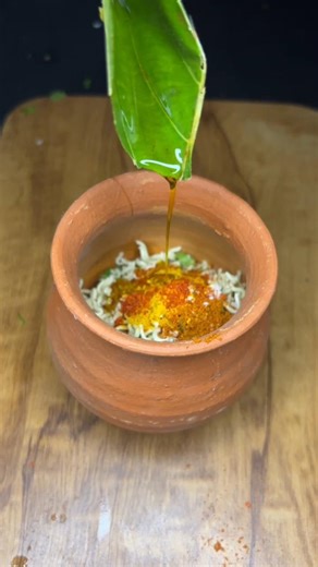 Handi Egg & Maggie Recipe🤤#shorts​ #recipe​ #cooking​