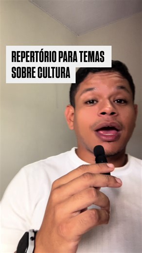 Muita gente estuda repertório sociocultural, mas na hora da redação simplesmente não consegue usar. E o problema quase nunca é falta de conteúdo, é falta de direção. Quando você entende como conectar uma referência ao tema, sua introdução ganha força, clareza e autoridade. A música Reconvexo, de Caetano Veloso, é um ótimo exemplo disso. Ela permite discutir identidade cultural, resistência e valorização das raízes brasileiras, inclusive as de matriz africana. Ou seja, não é só citar por citar, é