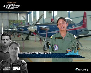 At the Indian Air Force Academy, 10 chefs feed around 500 cadets 5 times a day! How does the mess kitchen function? Watch Breaking Point – Indian Air Force Academy every Monday at 9 PM. Co-Presenting Sponsor- Mahindra XUV500 Co-Powered by Sponsor- Airtel India Associate Sponsors- Blue Star - Cool My World, Vivo & Swiggy | Discovery Channel India