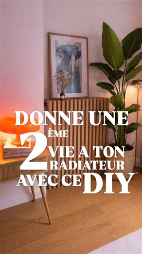Déborah, Décoratrice d'Intérieur spécialisé dans le Bien-Etre ✨ on Instagram: "✨ DIY malin : offre une seconde vie à ton vieux chauffage ✨ On n’y pense pas toujours, mais un radiateur peut devenir un vrai élément déco 👀 La solution ? 👉 Une structure en bois ajourée, pensée pour laisser circuler l’air et la chaleur, tout en camouflant le chauffage. 🪵 Comment ça marche ? On crée (ou on installe) une structure avec des lattes espacées La chaleur continue de se diffuser naturellement Le radiateur