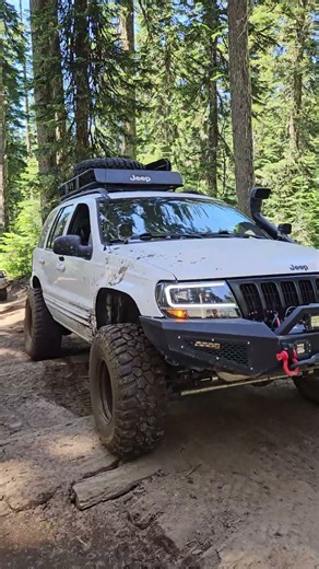 WJ Grand Cherokee… The Most Underrated Off-Roader?