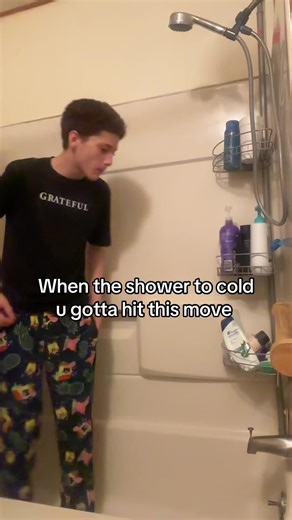 This js can’t be me🤣😭#relatable #fyp #shower #funny #viral | shower