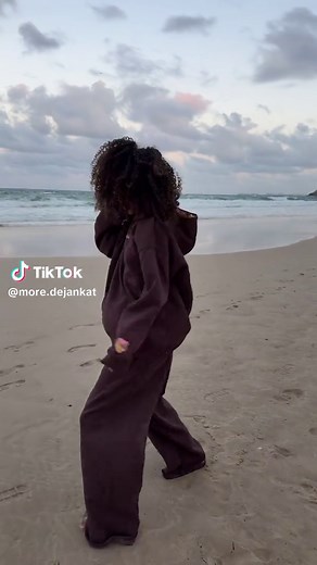 Déjà Clark (@more.dejankat)’s video of back on 74 dance