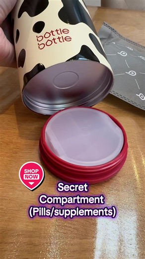 Secret compartment, dual lid: straw or sip, insulated: keeps drinks hot/cold 24 hours, spare straw and straw cleaning brush! Oh and it’s 32oz/950ml #bottlebottle #insulatedtumbler #cowprint #tiktokmademebuyit