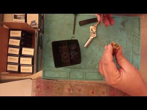 Master keying 2 Keys Into 1 lock