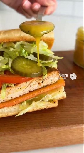 That famous Subway Sweet Onion Sauce… but homemade 🤤Full Recipe Below