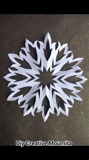 3D paper snowflake / how to make paper snowflakes #christmas #papercrafts #diy