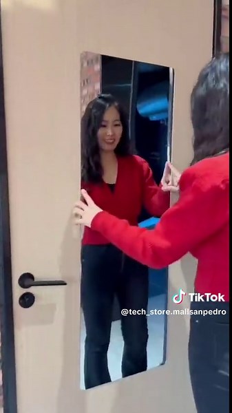 🪞 ESPEJO ACRÍLICO FLEXIBLE RECTANGULAR 50X150 CM 🪞 ESPEJO DE CUERPO COMPLETO, IDEAL PARA DORMITORIOS, PUERTAS O PAREDES ✅ FÁCIL DE INSTALAR Y MANIPULAR ✅ FLEXIBLE, LIVIANO Y SEGURO ✅ NO SE ROMPE COMO EL VIDRIO TRADICIONAL 📏 MEDIDAS: ALTO: 150 CM ANCHO: 50 CM 🔸 MATERIALES: PLÁSTICO Y ACRÍLICO 📍 Ubicación: Mall San Pedro – Primer piso (Entrantrada principal al final del pasillo frente a Tiendas Ekono) 📦 ¡Entregas rápidas! 👨🏻‍💻 Pedidos y consultas al 6118-1299 o o por mensaje directo 💬#PA