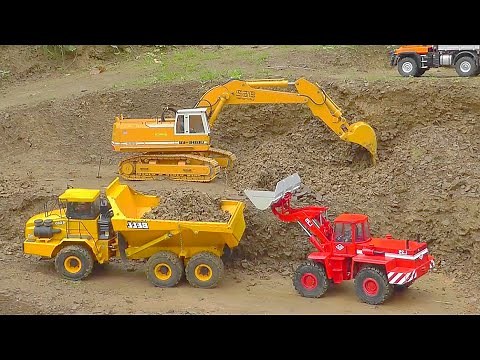 MIND BLOWING RC Construction Site with a HUGE 200t Excavator in action