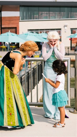 Come STROLL with us 🚨 with FREE Ice Cream, Princesses Superhero visits, touch-a-truck, hands-on-activities, goodies & more THIS SATURDAY from 9-11am! We can’t wait to see you for our final Stroller Roll of 2023 at the @detroitriverfront Robert Valade Park from 9-11am! 🍦 from @raysicecreamco 🚑 mini touch-a-truck with @childrenshospitalofmichigan 🐞 Visit with little critters from @bugs_on_wheels 🙌 hands-on fun with @mimetroparks @totcercise @fascinationfactory_mi and @ymcadetroit 🚨 GIVEAWAYS