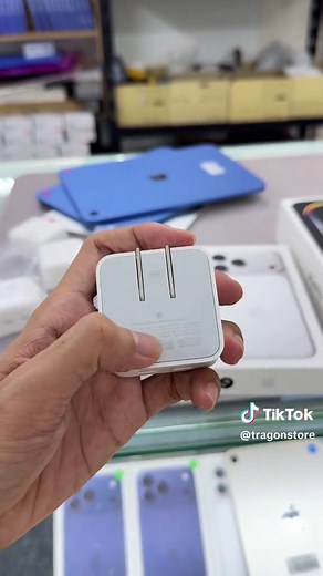 Apple 35W Dual USB-C Adapter Review and Features