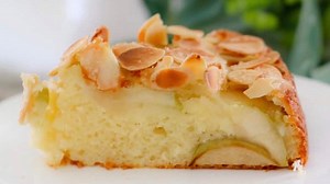 30K views · 138 reactions | A delicious, moist and simple apple cake recipe made with a classic butter cake base, layers of fresh apple slices, and a sweet and crunchy flaked almond topping. Get the conventional and Thermomix recipes here: https://bakeplaysmile.com/easy-apple-cake/ | Bake Play Smile | Facebook