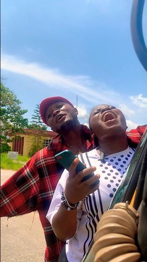 Tapping current successfully 😂😂 #funny #comedy