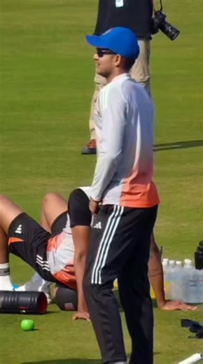 SNEHA SINGH on Instagram: "I'm glad to see you Vice- captain 😊 @shubmangill 's Practice session at the Barabati stadium ahead of the #indvssaT20I match . . . . . . . . . . . .. . . . . . . . . . . . . .. KEYWORDS:_ (Shubman Gill, 77, cricketlovers, Gill paglu, Best friend, T20Match, Captain, Practice session, INDvsSA) . . Hashtag:- #shubmangill #77 #gill #cricketreels #indvssa #t20 #fanpage #trending #explore #viralreels #instagramgrowth #captain #abhisheksharma #abhimaan #BestFriend #Practices