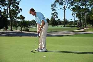 A simple move to clean up short putts