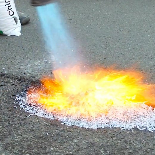 702K views · 2.8K reactions | A blowtorch is used to melt plastic and fill potholes  | In The Know Innovation | Facebook