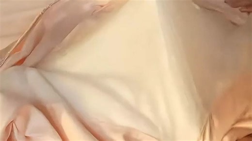 水星家纺蚕丝被，轻暖透气如云朵般舒适