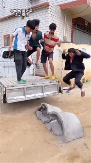 selsman and worker funny video 😂😅. #hkmovie #asiantalents #boscowong #michaelchang #donnieyen #hk