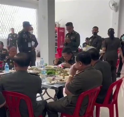 วิดีโอของ Yaak Ratt (@yaak.ratt) พร้อมเพลง เสียงต้นฉบับ - Yaak Ratt