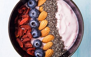 How a Yogurt Breakfast Can Keep You Full Until Lunch