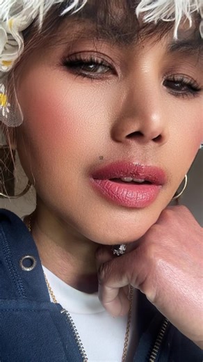 Bee Hutton (@beehutton)’s videos with เสียงต้นฉบับ - Mart Singburi