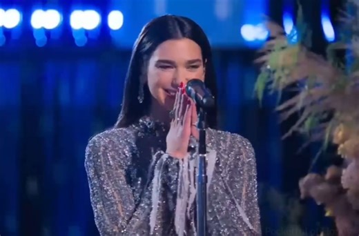 【Dua Lipa】【Elton John】EJAF Oscars现场合作演唱《Love Again》