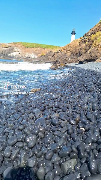 Mesmerizing Sounds of Waves at Yaquina Head Cobble Beach