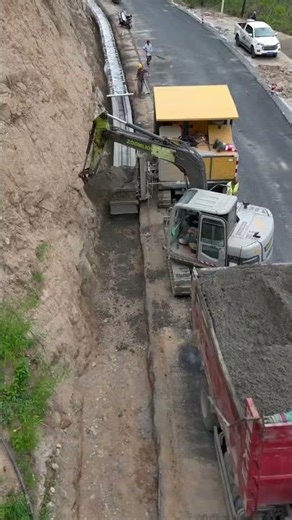 Anhui Xuancheng Slipform Machine | 40×40 Cover Plate Ditch Construction #earthopstv #automobile