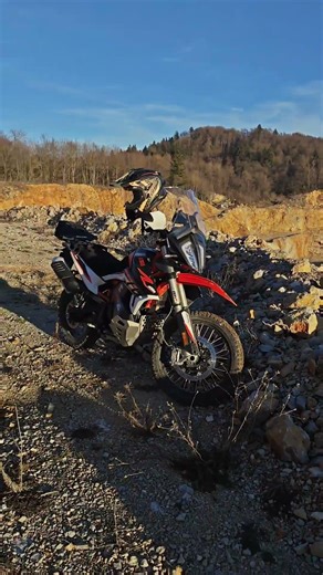 KTM 890 Adventure R .. med skalami..HAHA