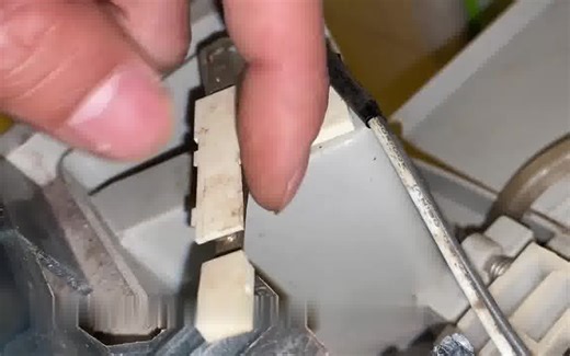 松下洗衣机报警u12判断方法有哪些