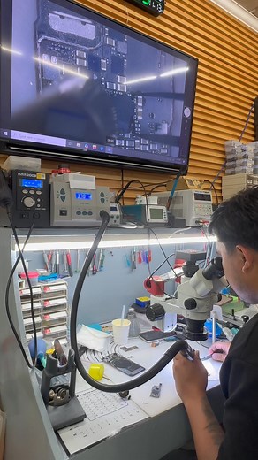 17K views · 126 reactions | Carefully removing the U4000 charging IC on an iPhone 14—first step in restoring proper charging functionality.  #iphonerepair #ipadrepair #MacbookRepair #laptoprepair #CagayandeOroCity | IServe CDO by 2k Serve Gadgets Repair Shop and Accessories | Facebook