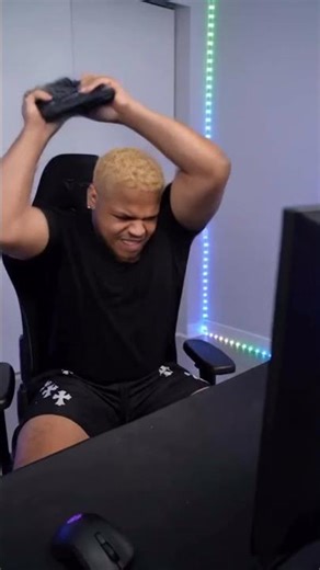 HE DESTROYED HIS WHOLE SETUP! 🤬 Then his Otter saved him... 🦦🥺 #Shorts #GamerRage #otter